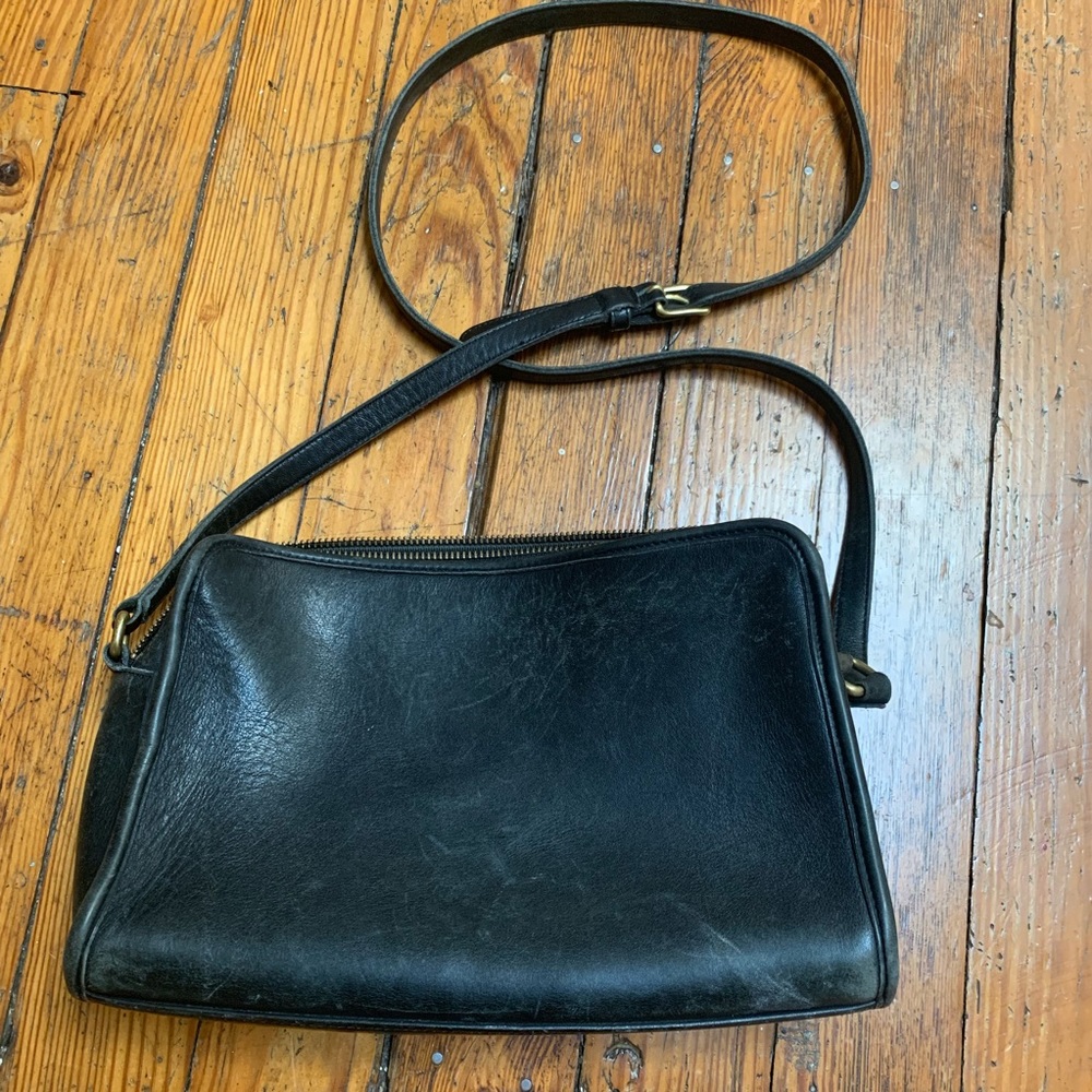 Vintage Gold buckle rectangle black crossbody bag